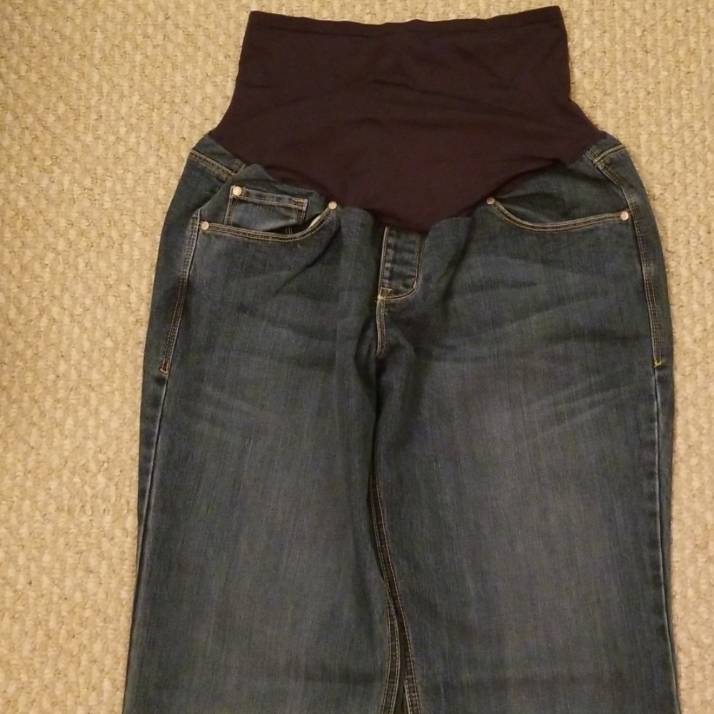 Old Navy Maternity Jeans - Picture 3 of 8